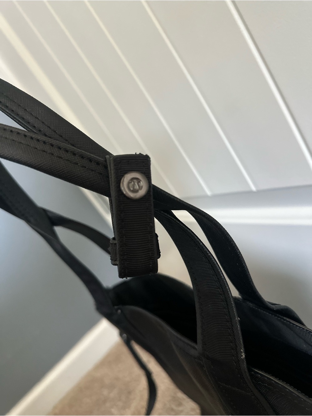 Lululemon All Day Tote Black Crossbody Bag with Strap - Picture 6 of 10